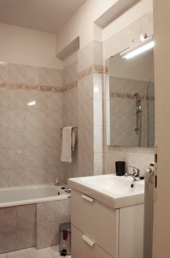 Ferienwohnung Sunny Corner In City Center With Free Parking Pula Exterior foto