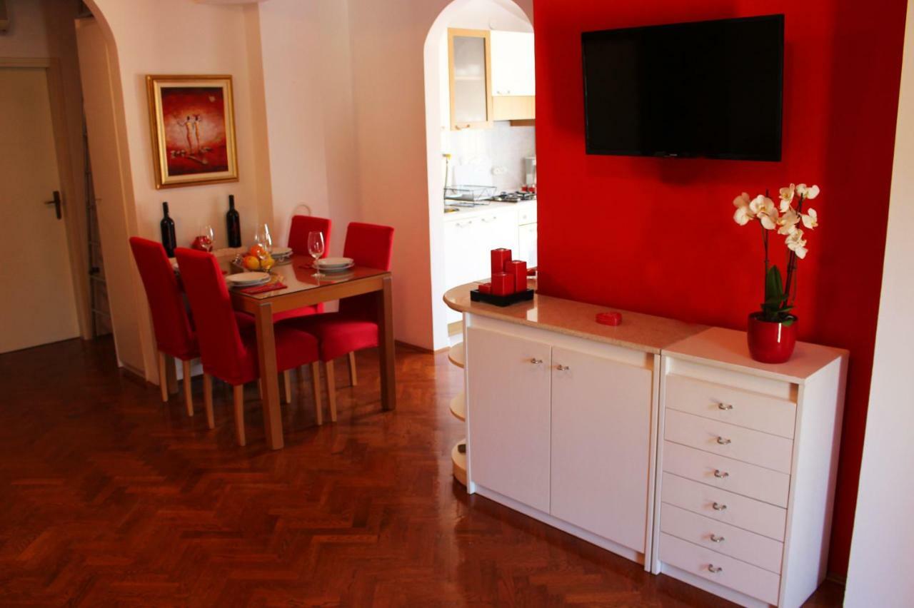 Ferienwohnung Sunny Corner In City Center With Free Parking Pula Exterior foto