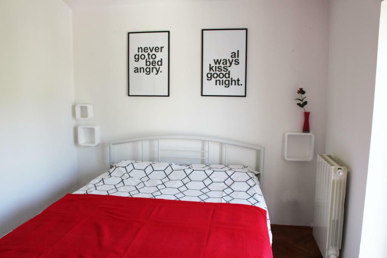 Ferienwohnung Sunny Corner In City Center With Free Parking Pula Exterior foto